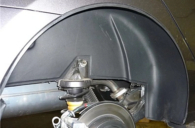 Как отремонтировать подкрылки: что лучше спаять или заклеить?